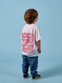 T-shirt blanc parcel delivery porté par mannequin enfant