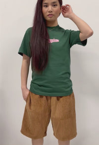 T-shirt skatewear, oversize et unisexe, avec serigraphie local