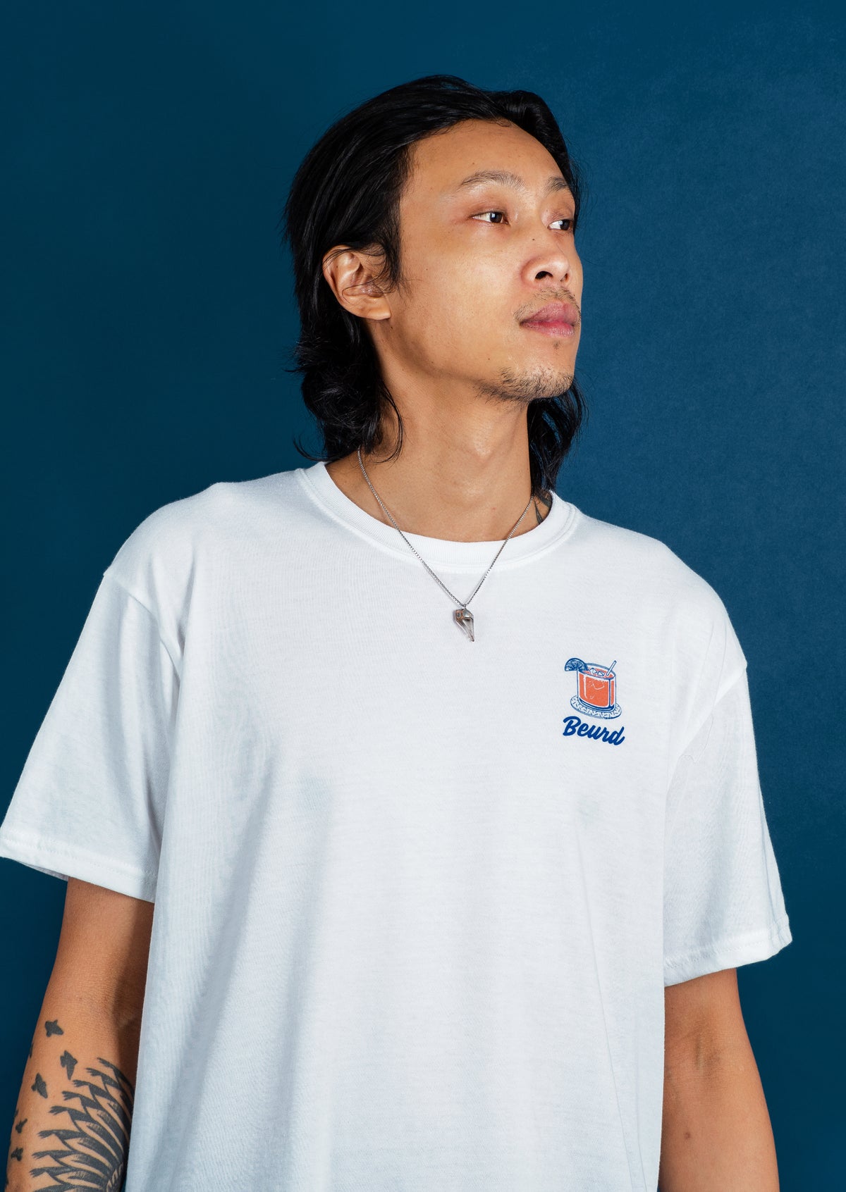 T-shirt unisexe bandit bandit porté sur mannequin homme vue de face.