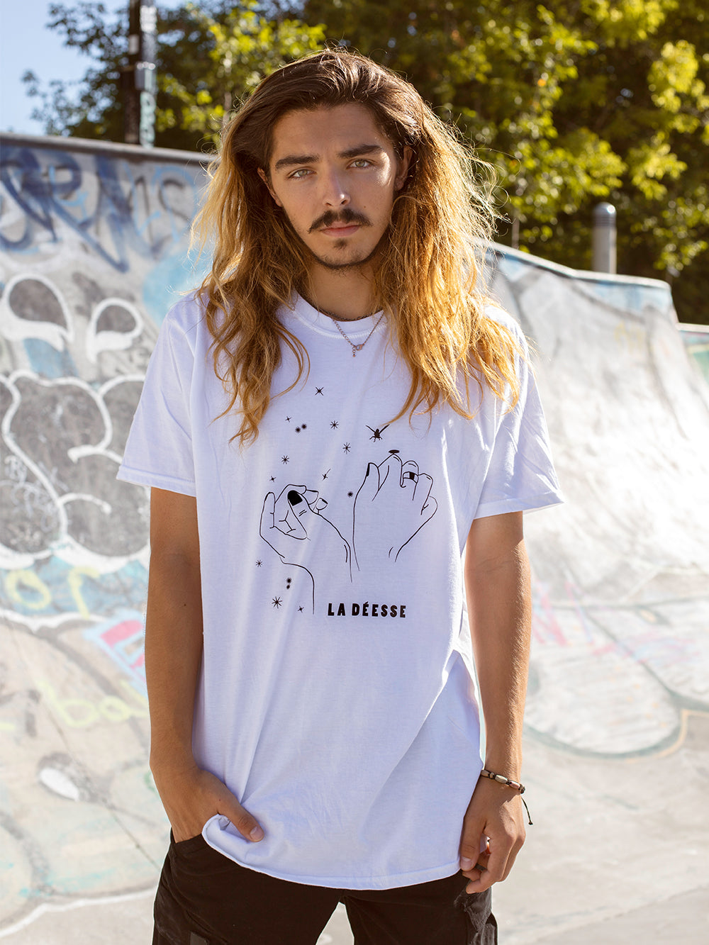 T-shirt de la marque Beurd en collaboration avec La Déesse des mouches à feu