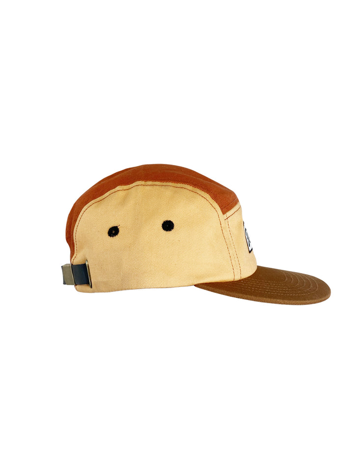 Casquette vue de côté de la marque Beurd ajustable à l'arrière