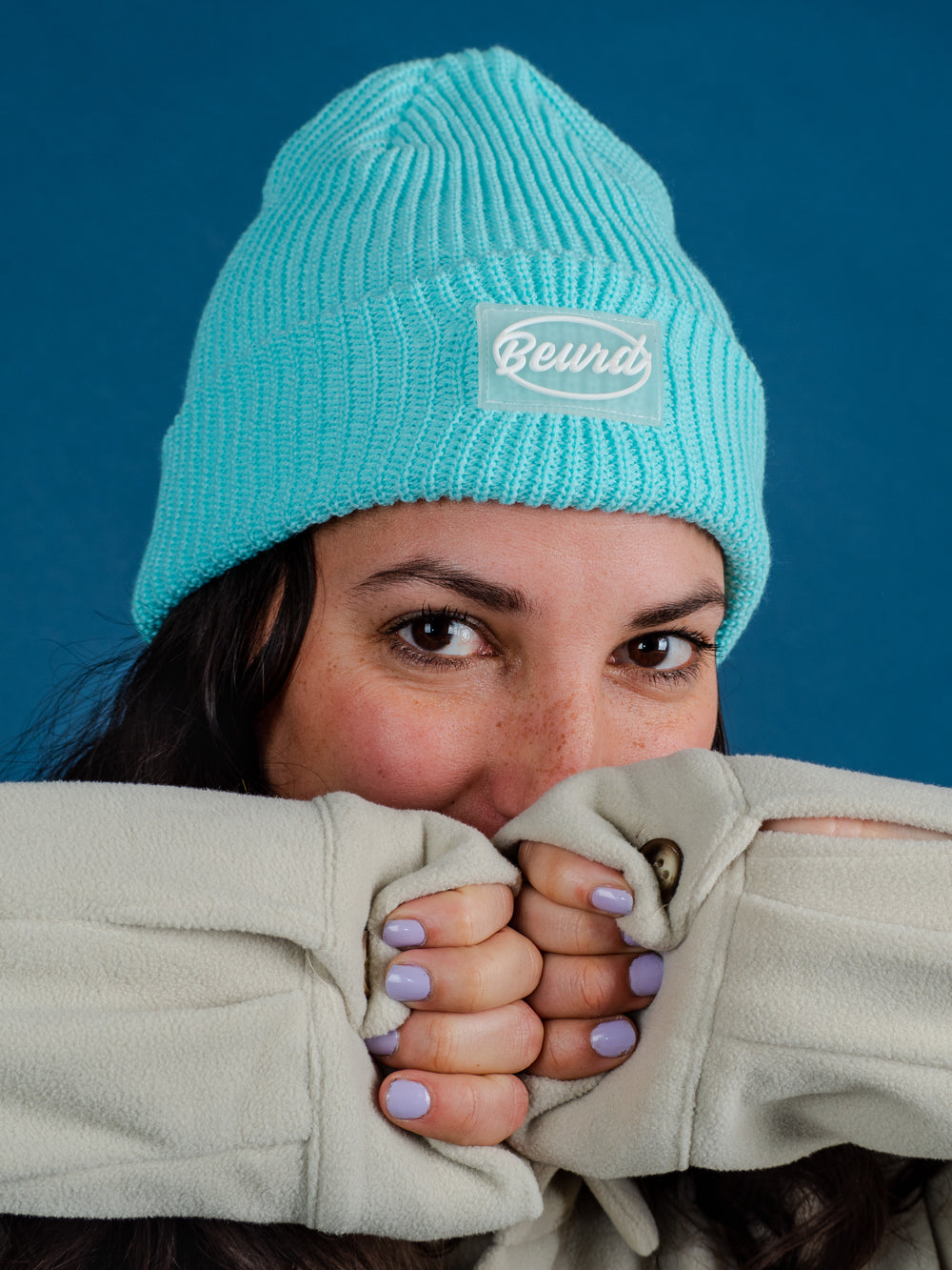 bonnet en rib sur mannequin femme