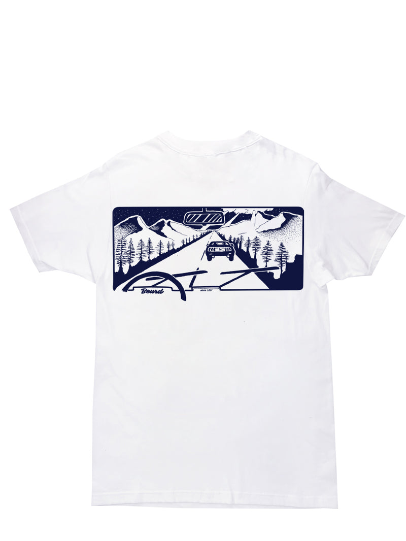 t-shirt blanc avec impression en sérigraphie de la route 
